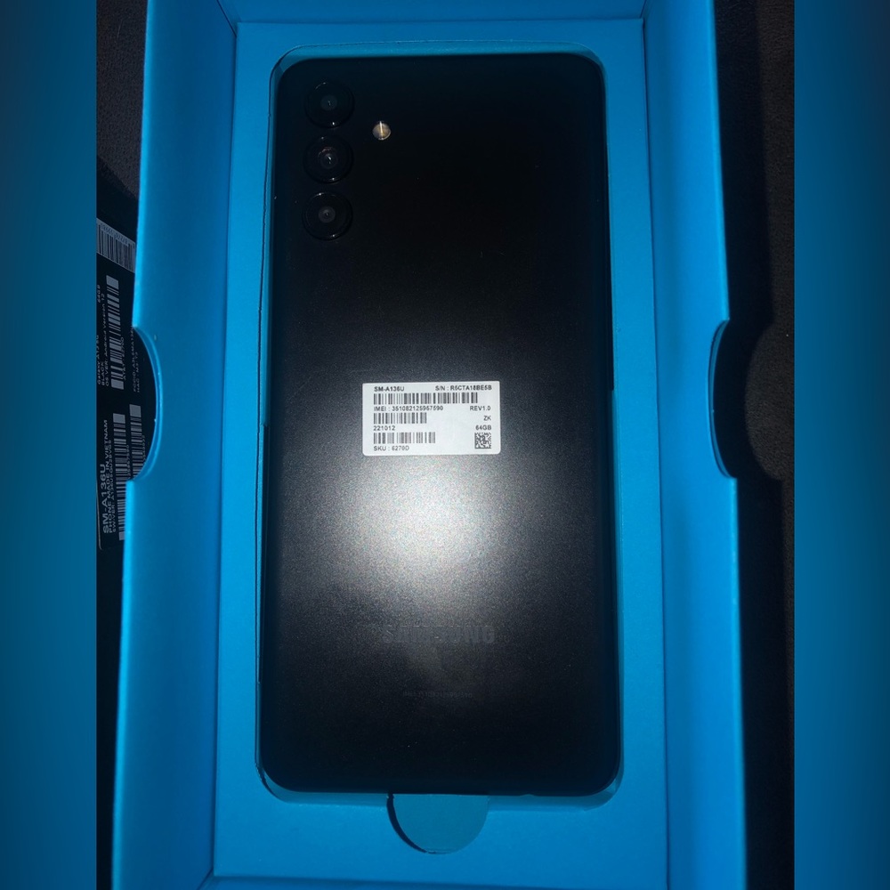 SAMSUNG GALAXY A13 5G Like NEW (less then a month)